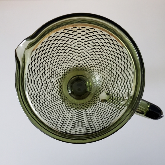 Vintage Olive Green Footed Pedestal Diamond Point Pattern Glass Pitcher Jug - Picture 4 of 6